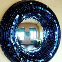 specchio magico cornice a mosaico bombata vetro blu-viola diametro cm 50 