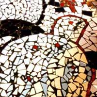 particolare pavimento a mosaico di ceramica policroma ristorante Carosello Milano